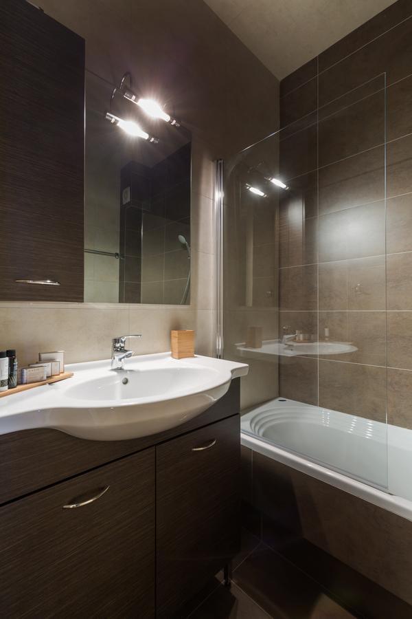 Apartment Stylish And Spacious 2bd - Thiseio By Upstreet